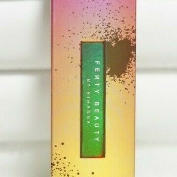 Fenty Beauty Rihanna Body Lava WHO NEEDS CLOTHES?! - Picture 3 of 6